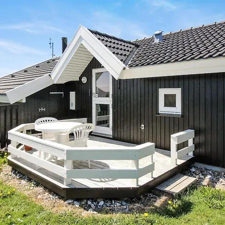 Holiday home Tata - 750m From The Sea In Western Jutland By Interhome *